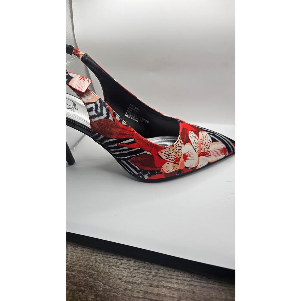 ID REQUIRED SIZE SHOES  RED BLACK & WHITE FABRIC  NEW IN BOX  SIZE 10 WIDE - Picture 2 of 8